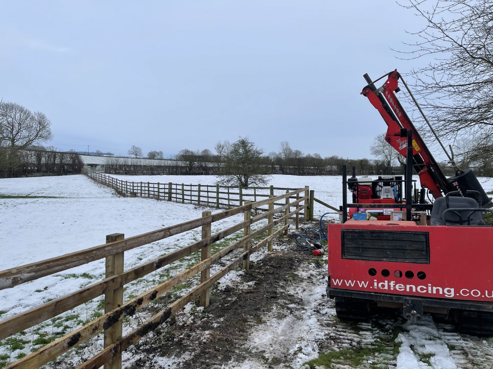 Post & rail fitting in the Snow 2