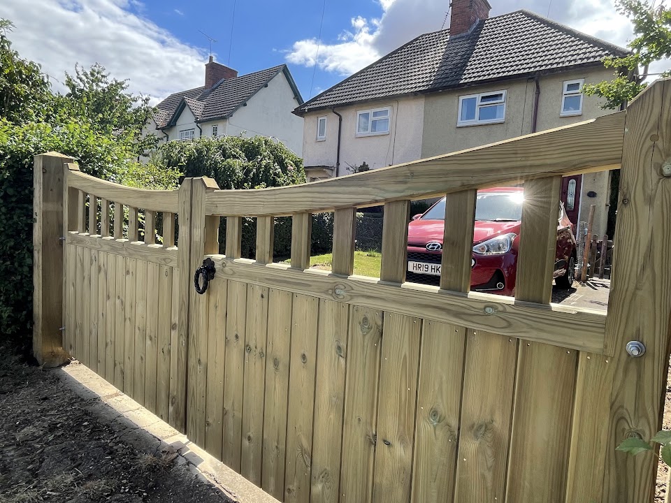 made to measure tongue and groove entrance gates